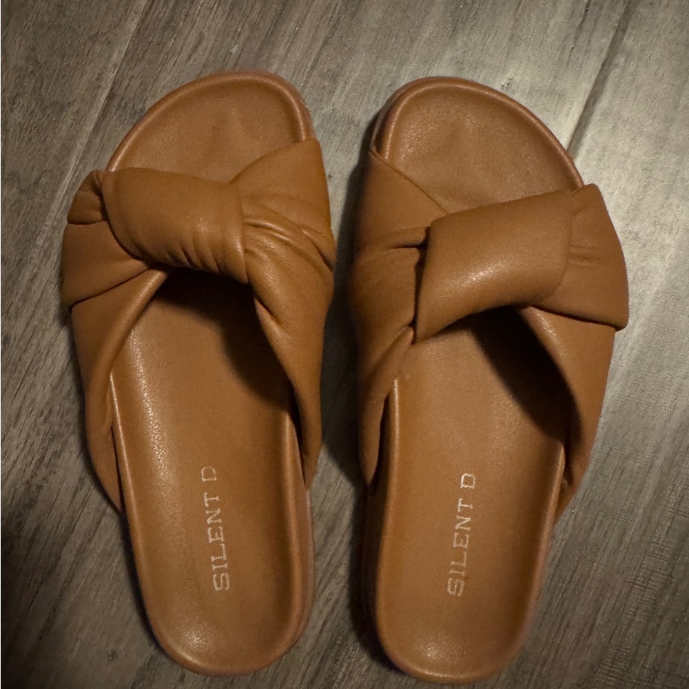 Silent D Women's Brown Knotted Slide Sandals